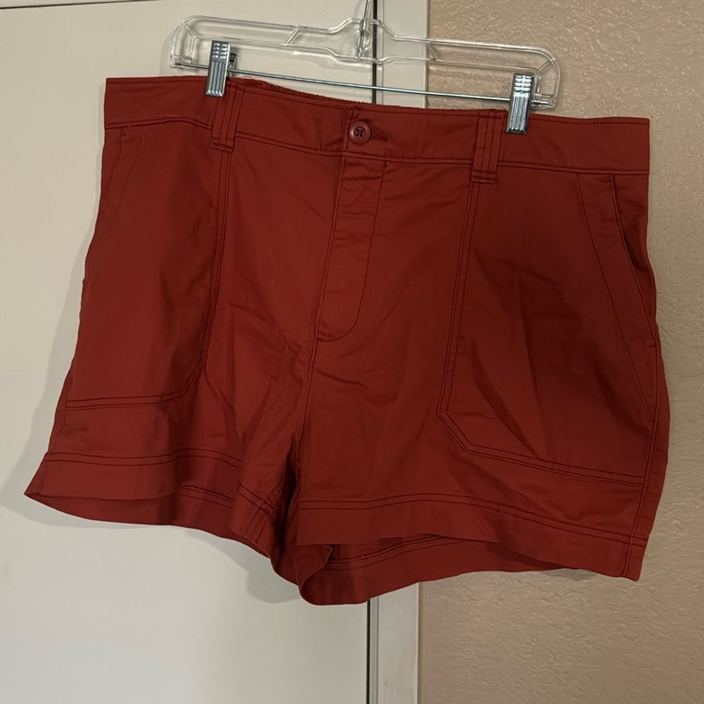 NWOT XL old navy shorts